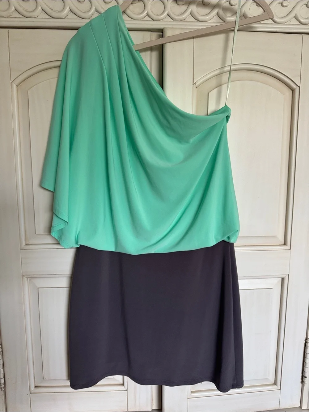 Jessica Simpson Mint Green and Black One-Shoulder Dress
